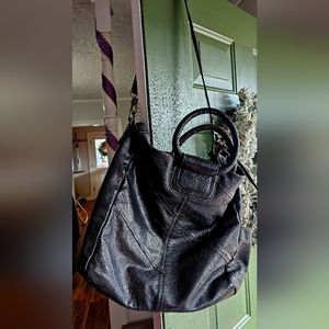 EXCELLENT USED CONDITION *Large* Black HOBO Shelia with Cross-Body Strap